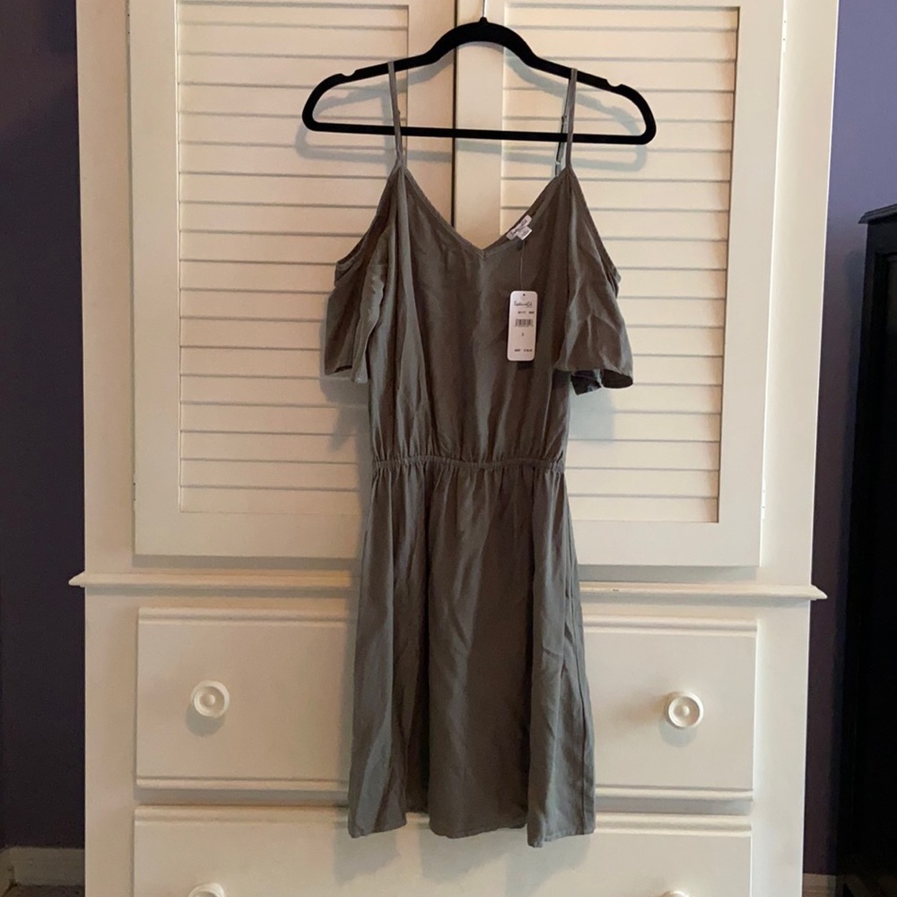 Splendid dress in olive green; size small